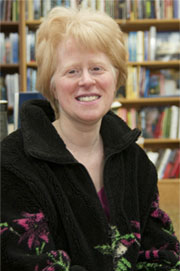 Head shot of H&eacute;l&egrave;na Katz